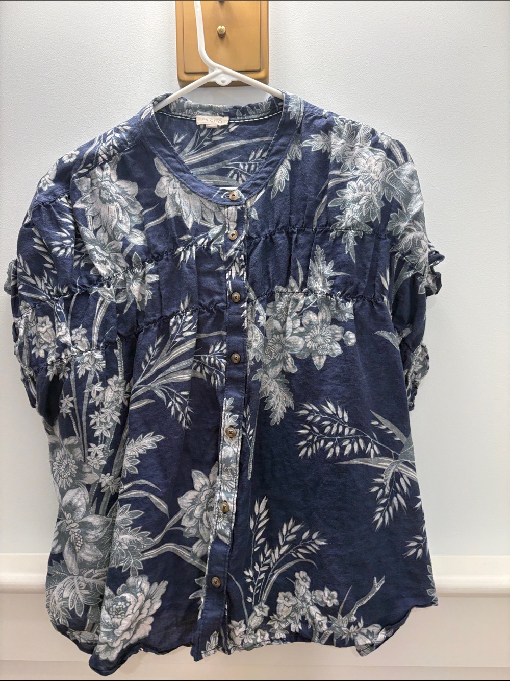 Pilero Anthropologie Linen Blue Floral Button Front Ruffle Blouse
Womens XL